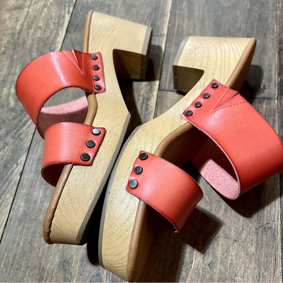 Universal Thread Reagan clog - Picture 3 of 6